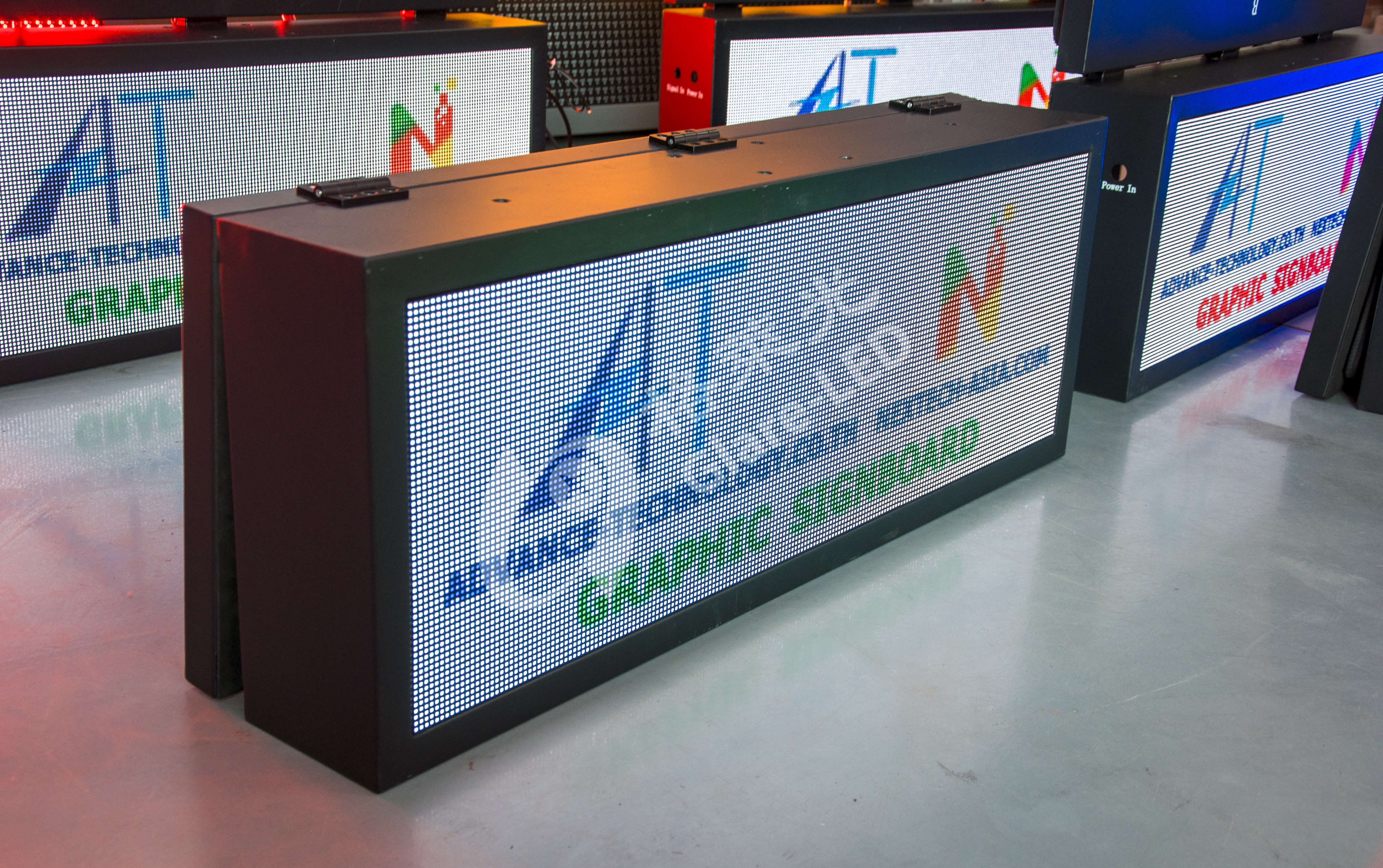 6mm Full Color VMS LED Display Waterproof Airway Station Passenger Information Signage