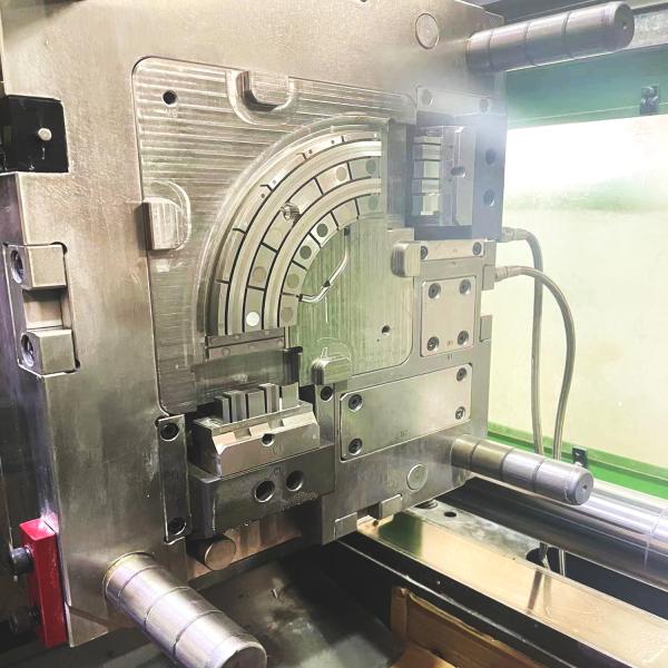 Quality Customizable Plastic Injection Mould With Hot/Cold Runner System for sale