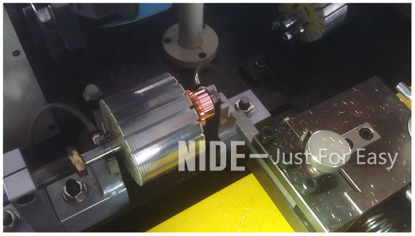 400KG Armature Commutator Turning Machine With Rotary Brushing Station