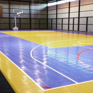 China 15mm Thickness Smooth PP Tiles Floor Long Lasting Sports Flooring Solution wholesale