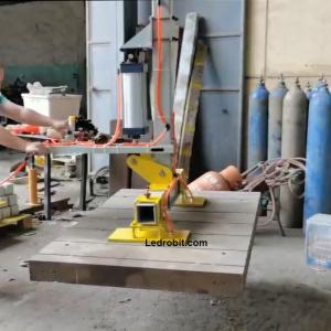 China Diverse Products Semi Automatic CNC Loading And Unloading Equipment wholesale