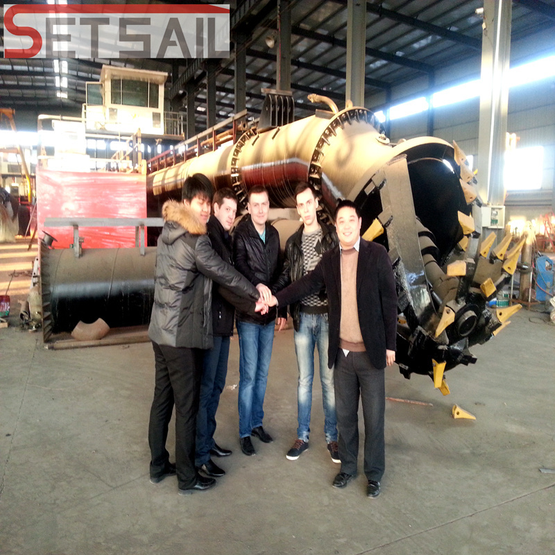 China Factory Customized Hydraulic Cummins Engine Dredger for River Sand