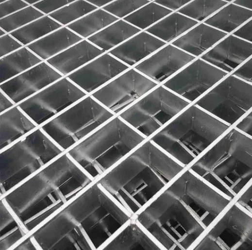Galvanized Steel Grating Walkway Platform with Anti-Slip Surface and CE ISO Certification