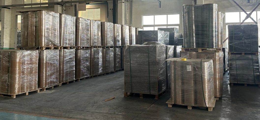 High-Quality Commercial Grade Natural Rubber Floor Tiles for Gym Flooring and Finishes