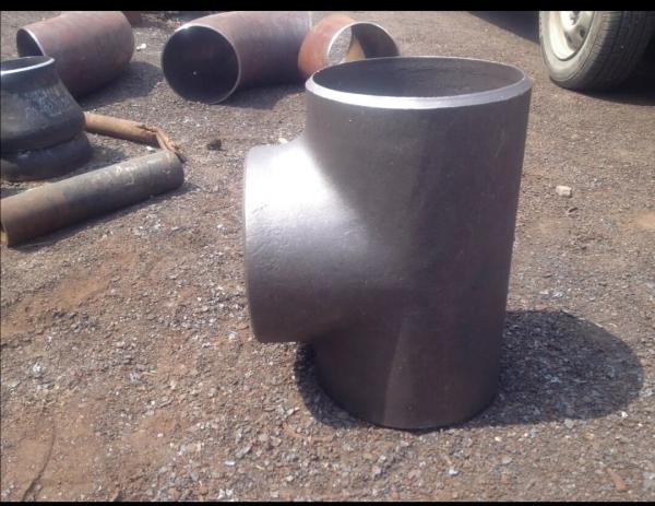 Quality Butt-Welding UNS S31803 Duplex Stainless Steel Reducing Tee Tube 4 X 2 ASME B16.9 for sale