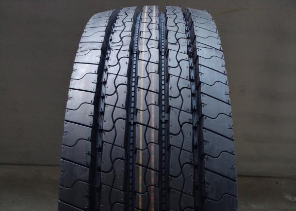Quality Reinforced 11R 22.5 Truck Tires , Low Rolling Resistance Tires 4 Zigzag Grooves for sale