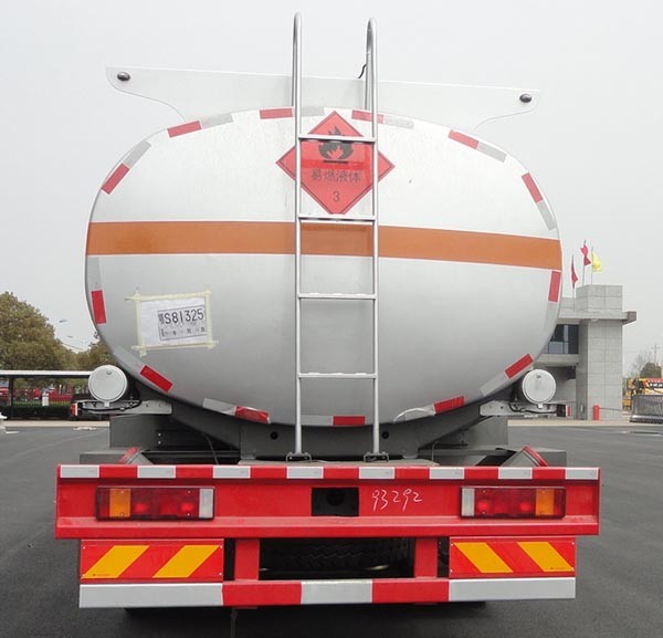 Howo 20000 liter crude oil transportation trucks 20cbm fuel oil trucks for sale