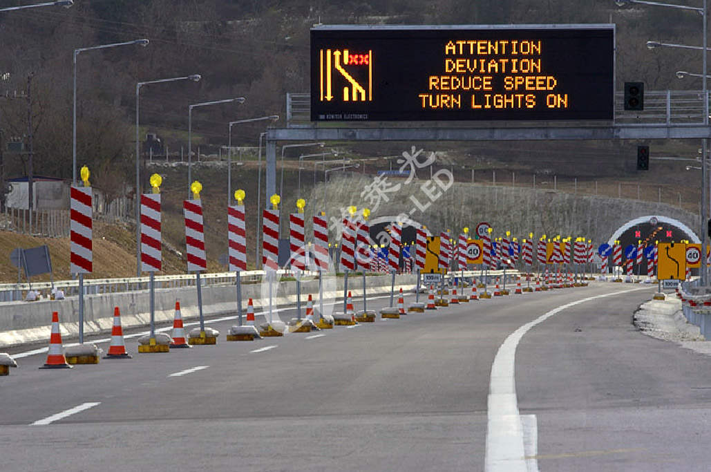 Traffic System P20 Outdoor DIP LED Display with 1024*1024 Panel Size and 16*8 Resolution