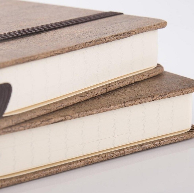 Factory Wholesale Price A5 Size 8''x5'' Eco-Friendly Natural Cork Notebook with Pen Loop & Page