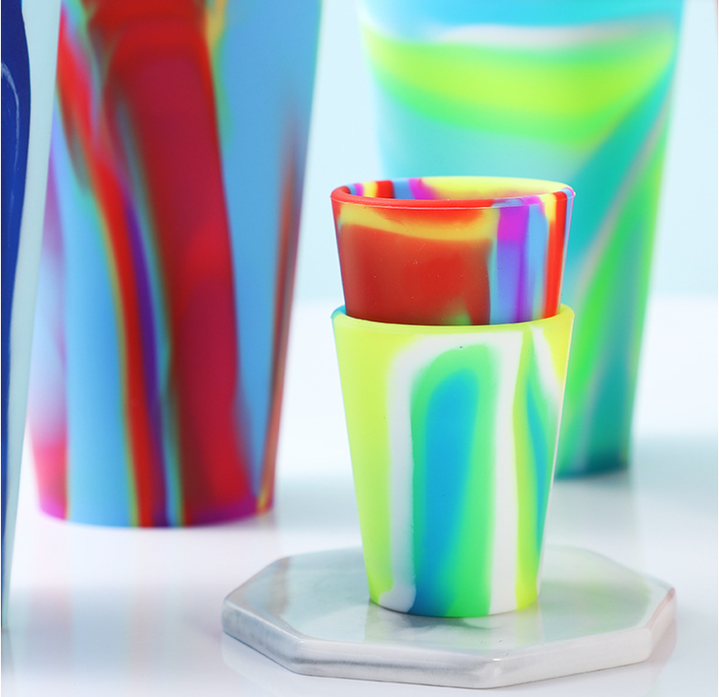 Customize Your Drinking Experience with Our Unbreakable and BPA-Free Silicone Cup