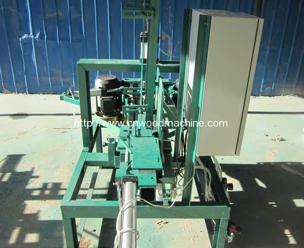 automatic-wooden-paint-brusher-handle-making-machine