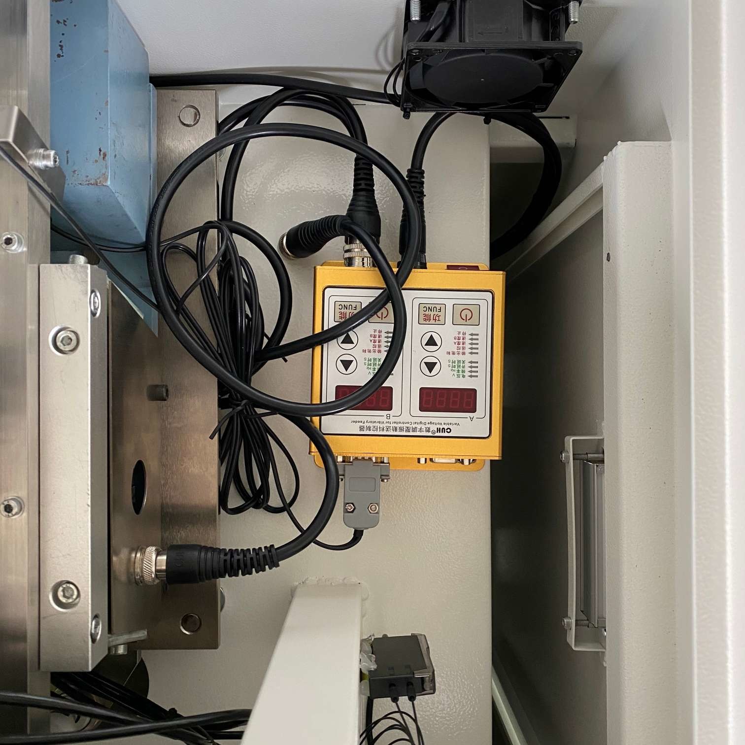 2500pcs/h Glue Dispensing Machine E14 Base Riveting Machine With Wire Cutting And Lighting Test