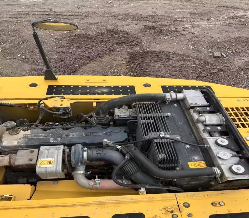 Vertical Depth 3.48m Used Crawler Excavator Pre Owned Komatsu Excavator Pc200