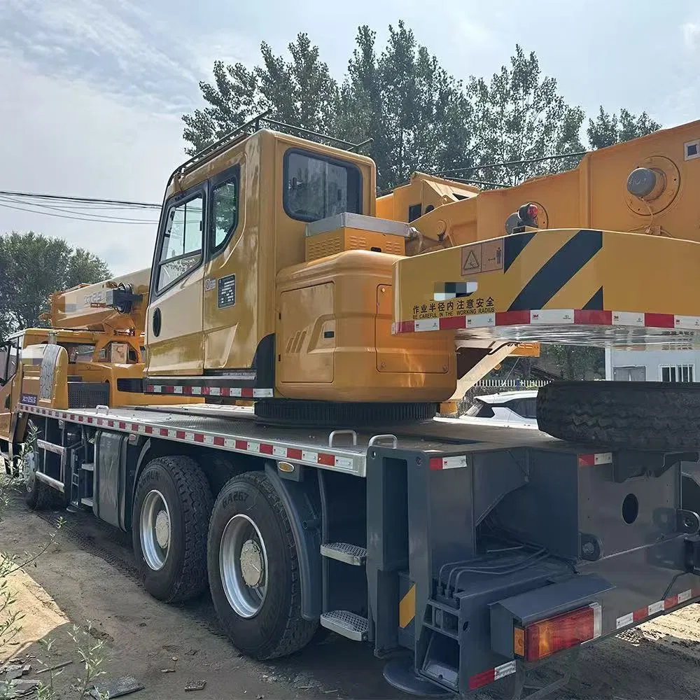 Chinese Factory 25ton Truck Crane Xct25 with Spare Parts Good Quality Crane