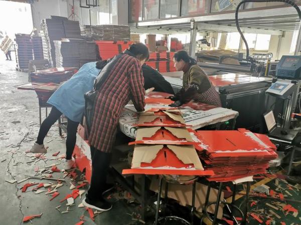 Quality Medium 1000kg Fast Heating Grey XY Glue Plotter With Nozzles 0.2-0.8mm 2-3Kg/h Output for sale