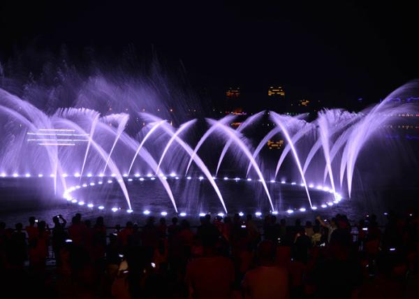 Quality Customized Water Shapes Music Dancing Fountain Show With 2 Years Guaranty for sale