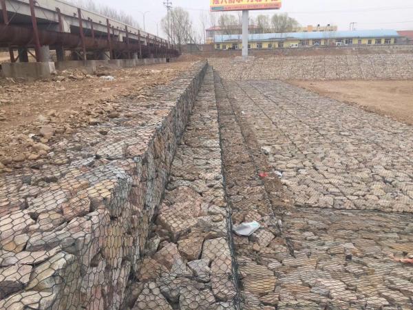 Quality 2.0mm Galvanized Steel Wire Gabion Basket Mesh With 80*100 Mesh Size And 50-100 Stone Size for sale