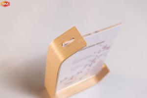 Custom L Shape 7 Inch Acrylic Photo Picture Frame with Wood Base Acrylic Frame Stand
