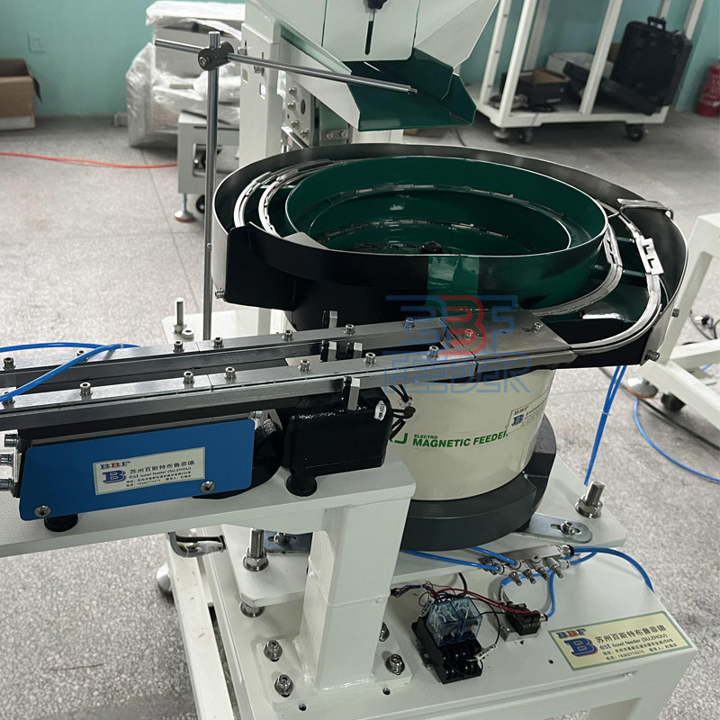 Stainless Steel SUS304 Capsule Screws Vibratory Bowl Feeder 1500W Customized Vibrating Bowl Feeder For Production