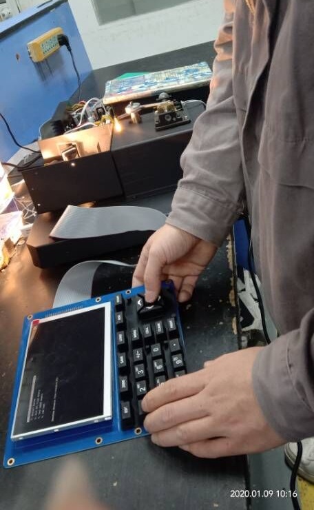 High purity water conductivity meter with 7 inch touch screen and automatic temperature compensation