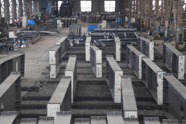Quality ISO9001 Customized Steel Structure For Manually Or Electrically Retractable Prefabricated Warehouse for sale
