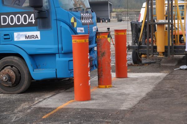 Quality 1000mm Height Fixed Bollards for Effective Road Traffic Control for sale