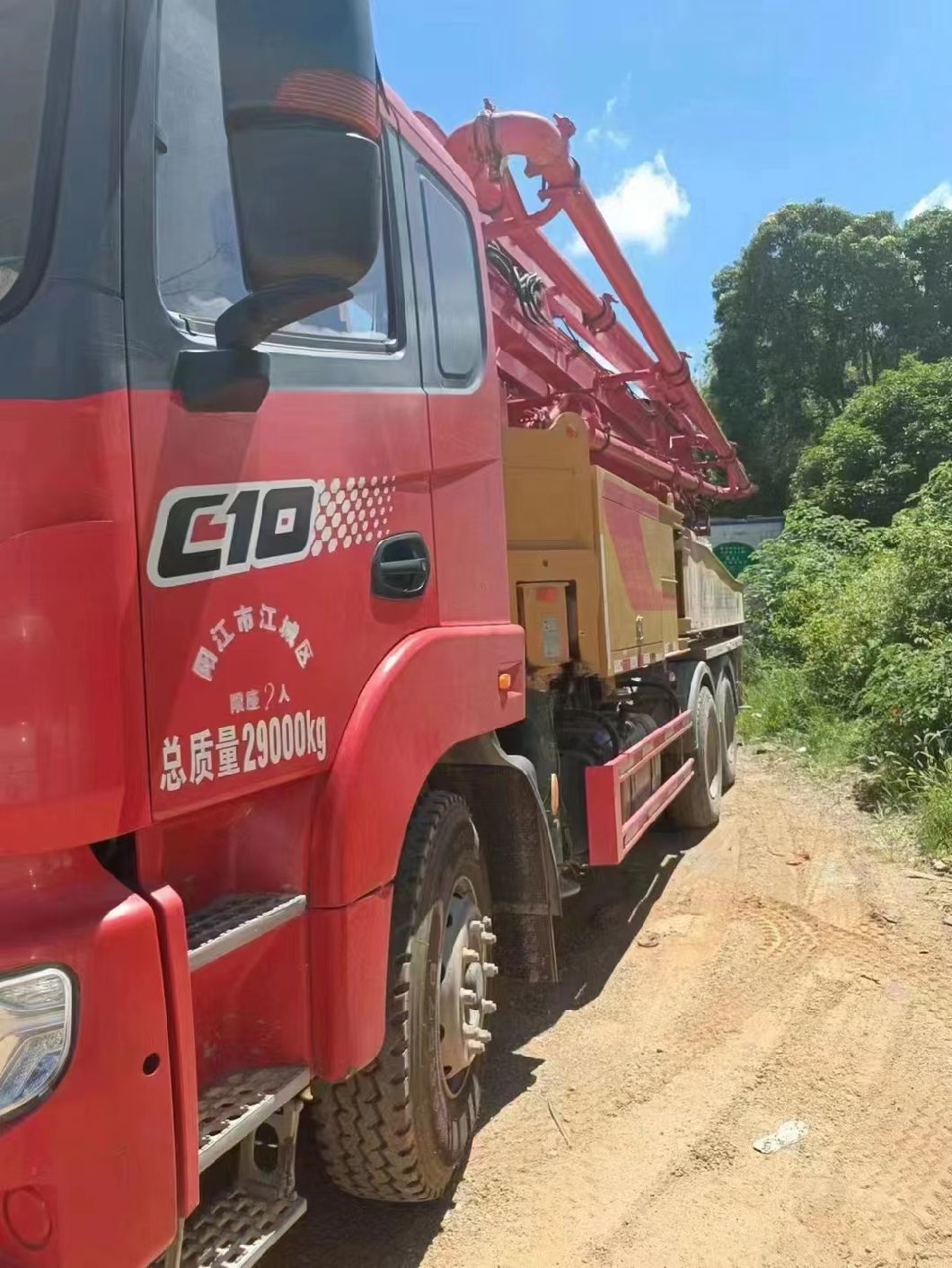 2020 Popular Model Construction Equipments 43m Concrete Pump Truck Pump Beton Pump on Sale at Very Low Price
