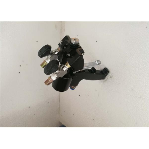 Compact Polyurea Polyurethane Spray Gun 0.4-0.8Mpa Air Inlet 210*210*100mm