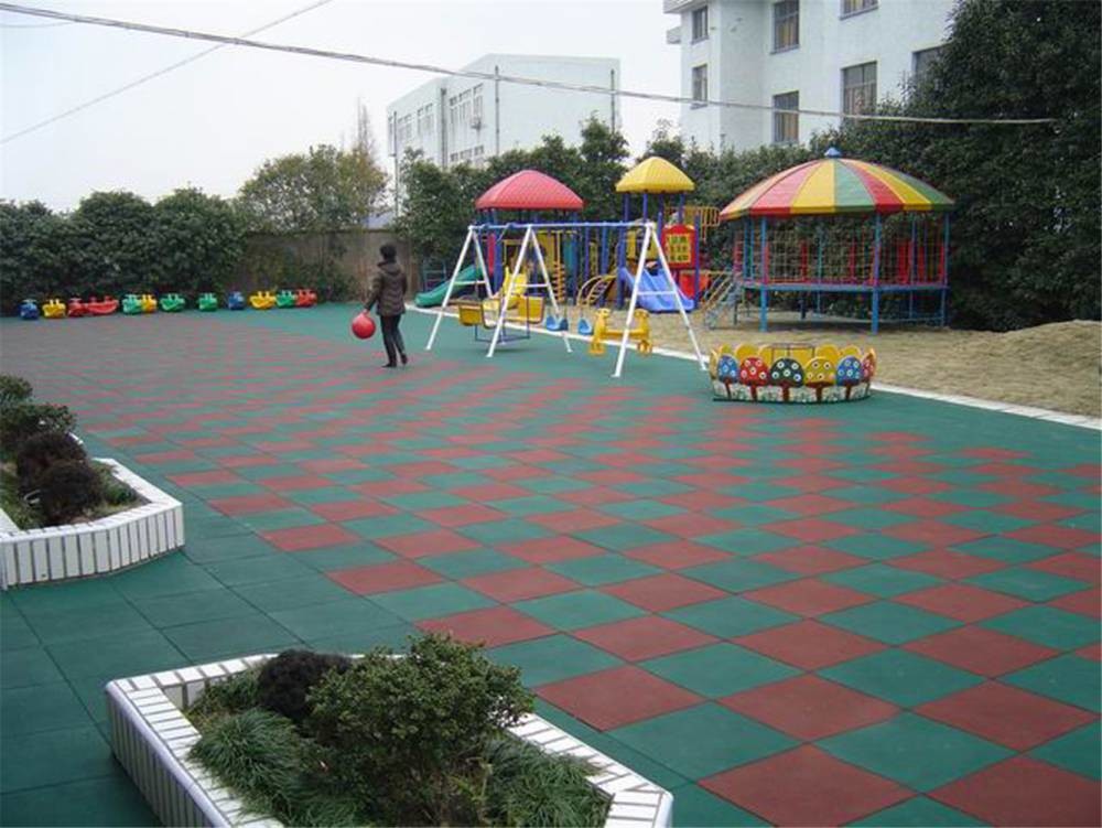 Green EPDM Rubber Gym Flooring Sound Insulation Outdoor Playground Tiles Anti Slip