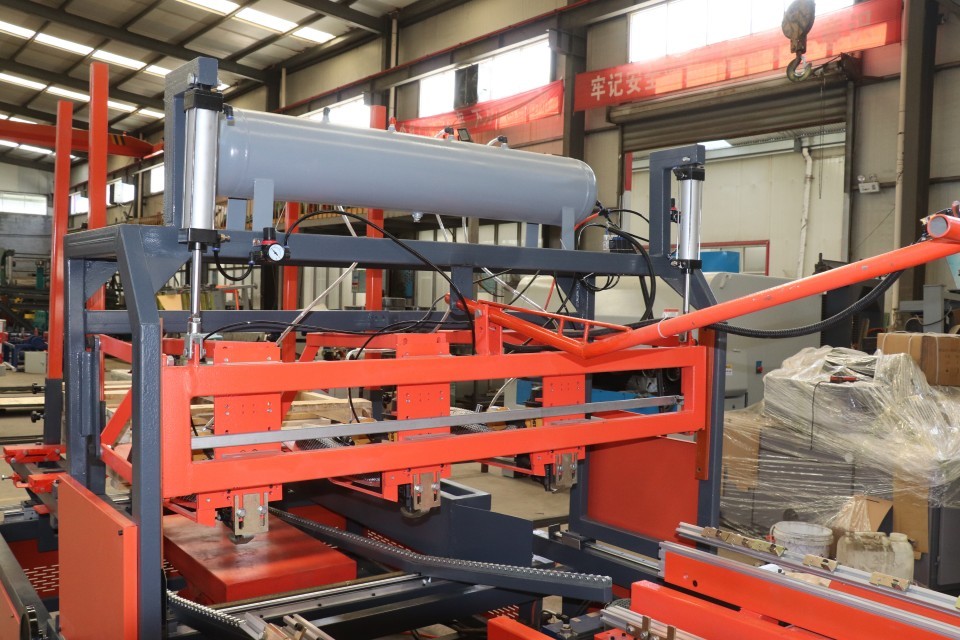 Automatic Wood Pallet Nailing Machine Pallet Maker Machine, Automatic pallet nailing machine with pneumatic operation