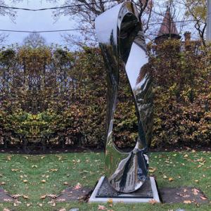2.8M High Mirror Polished Stainless Steel Mobius Sculpture in Toronto, Canada