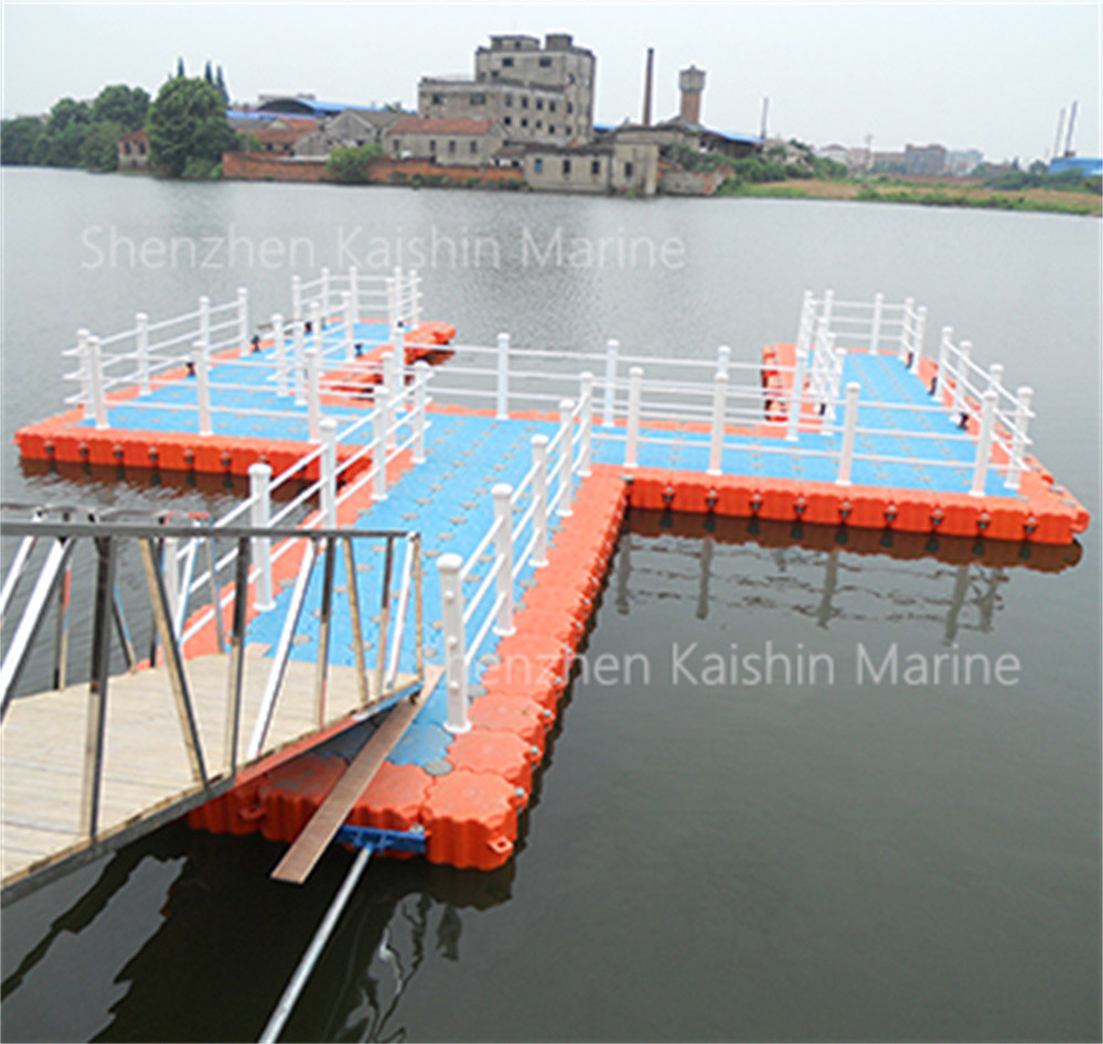 HDPE Dock Pontoon Floating Walkway Modular Floating Cube Floating Structure With 350kg/Sqm Load Capacity