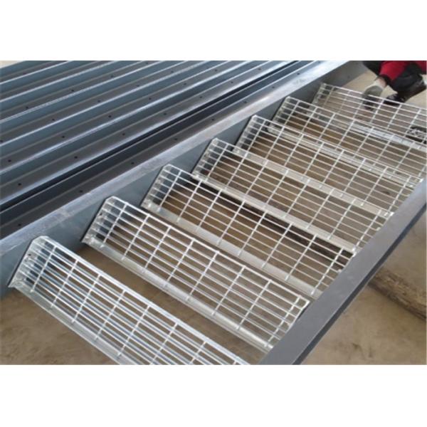 ISO9001 Step Board Galvanized Steel Grating Walkway Pressure Resistance Welding