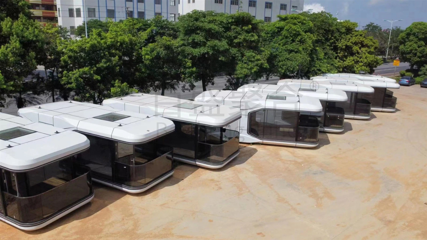 Customized Color Space Capsule House Eco Friendly Advantage with Balcony Upgrade