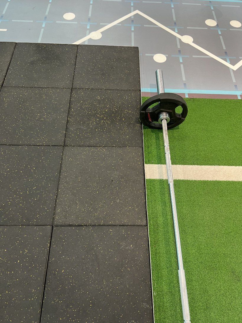 High-Quality Commercial Grade Natural Rubber Floor Tiles for Gym Flooring and Finishes