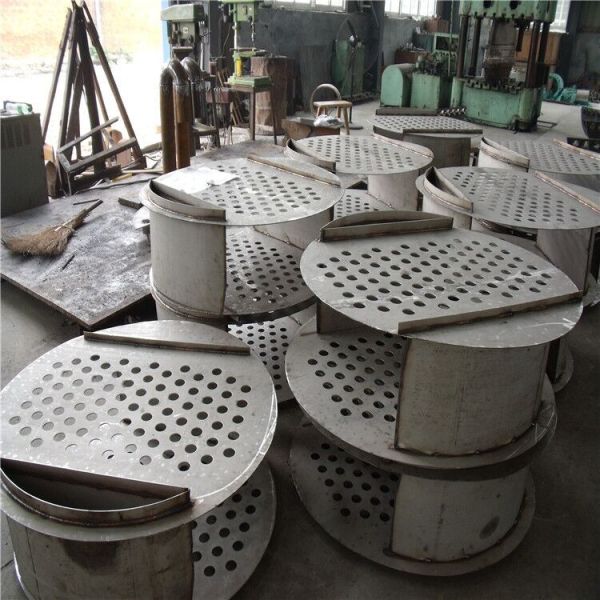 Titanium Nickel Zirconium Tower Internals Bubble Cap Column For Distillation