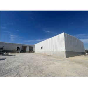 China Prefabricated Steel Frame Building Commercial Metal Building Manufacturers wholesale