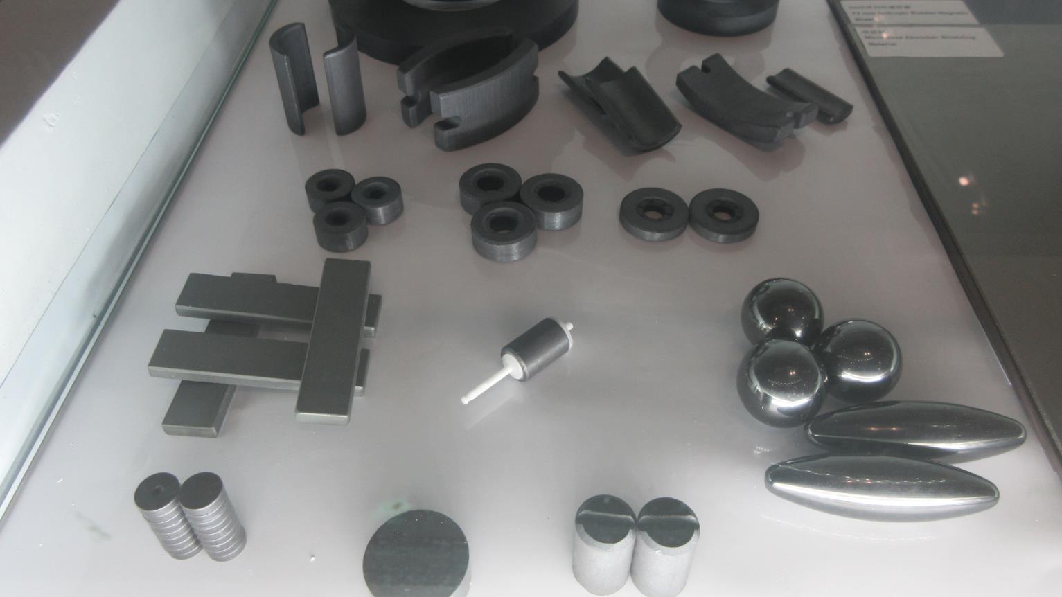 Custom NdFeB Magnets For Holding Microphone Headphones Design
