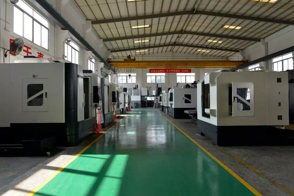 7.5kw Vertical CNC Machine Center Mould Making V85P Spindle Taper BT40 - 140