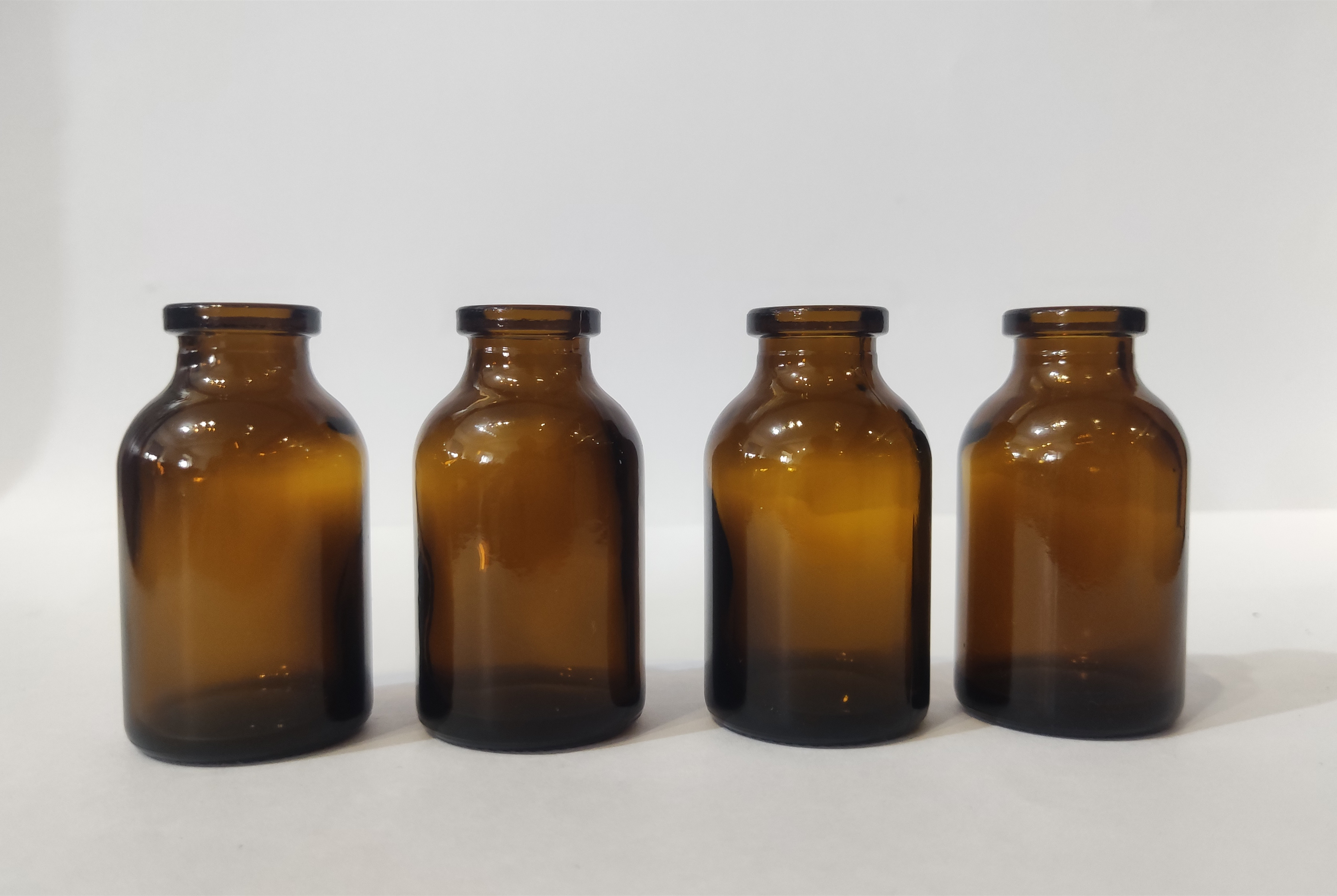 Borosilicate Glass Molded Essential Oil Bottle 20ml 30ml 50ml 100ml Injection Glass Vial