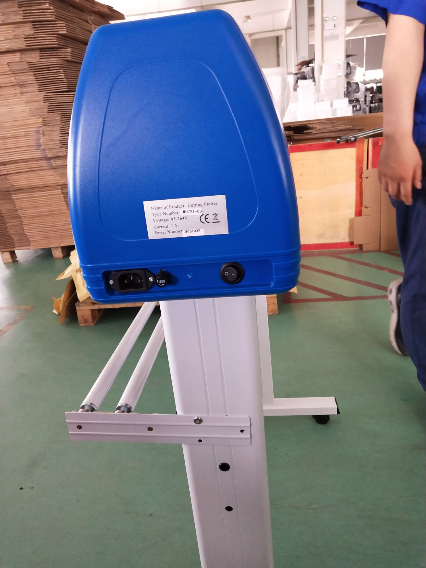 24 Inch Paper Contour Cutting Plotter , Vinyl Sign Plotter Cutter Integrative Pinch Holder