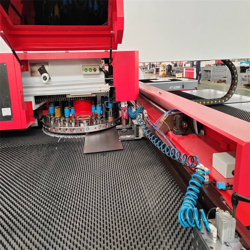 CNC Turret Punching Machine PLC CNC Sheet Metal Punching Machine