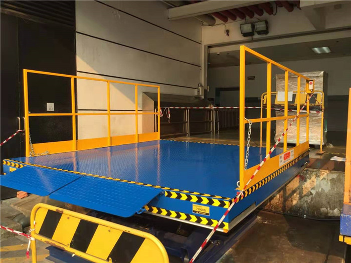 Loading Hydraulic Scissor Lift Dock Leveler With Emergency Button And Safety Valves