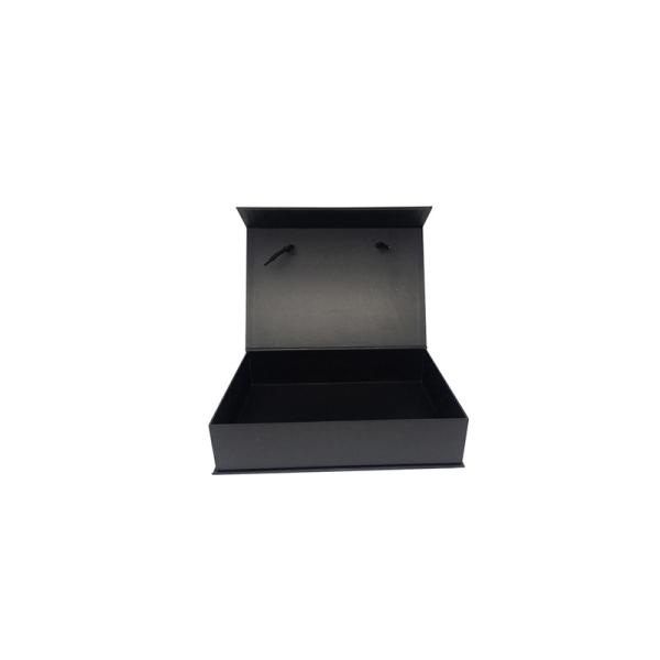C1S C2S Clothing Gift Boxes With Ribbon Handle UV Glitter