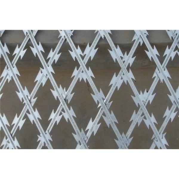 Anti Climb Razor Wire Fence Hot Dipped Gi Diamond Razor Barbed Wire Mesh