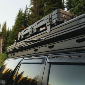 V7 116L Capacity Rugged Waterproof Containers For Camping