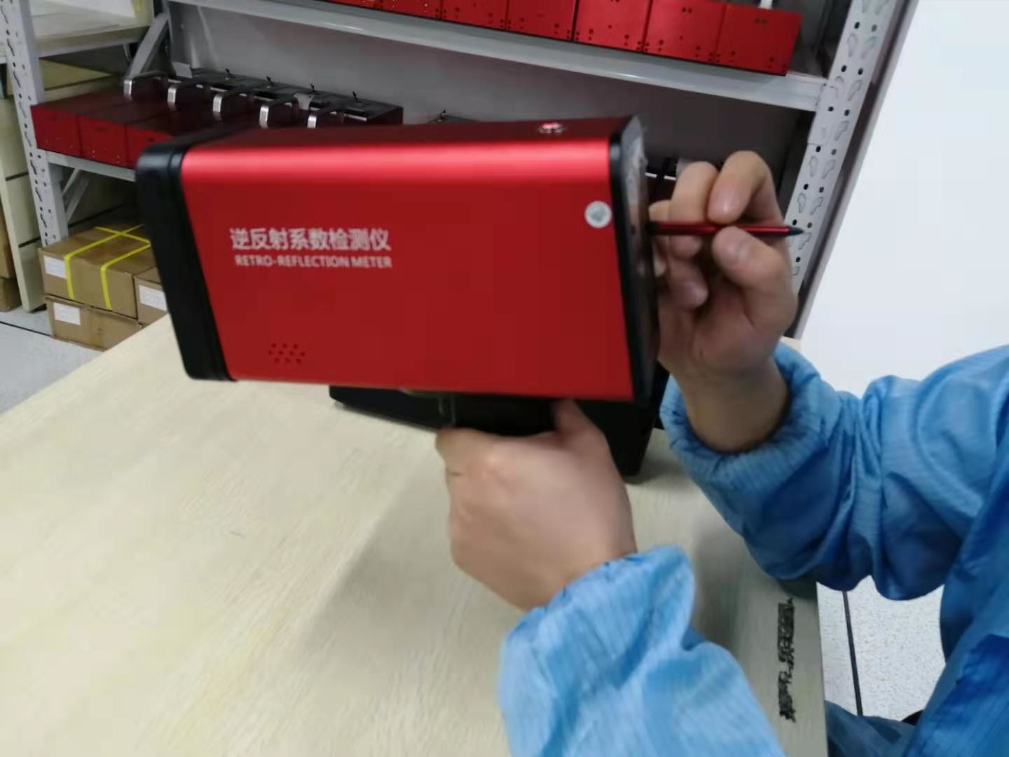 DC 8.4V Red 8GB Retroreflector Meter One Click Calibration ISO9001