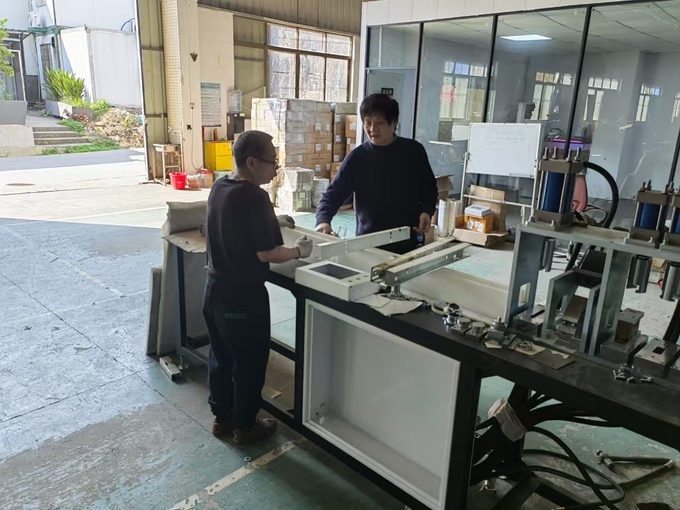Automatic 2-In-1 Ultrasonic And Crush Fabric Cutting Machine For Roller Blind Fabric Cutting 9
