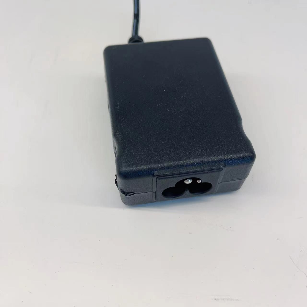 9V 1.6A Laptop AC Adapter Desktop Power Source Power Adapter 10mS