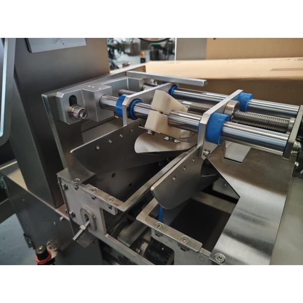 Frozen Food Tray Dumplings Packaging Machine 220V 50Hz Dough Packing Machine